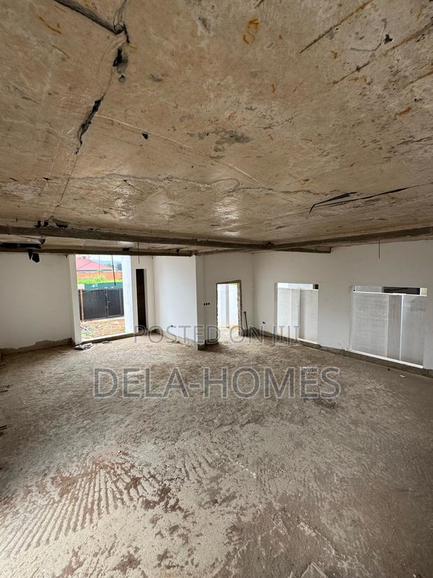 5bedroom Terraced Duplex for Sale at Oyarifa. · Photo 4