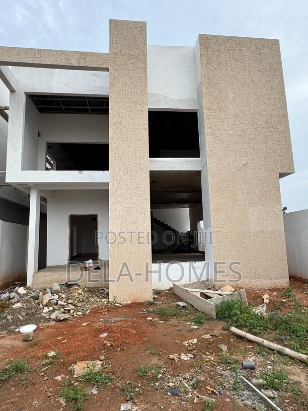 5bedroom Terraced Duplex for Sale at Oyarifa. · Photo 8