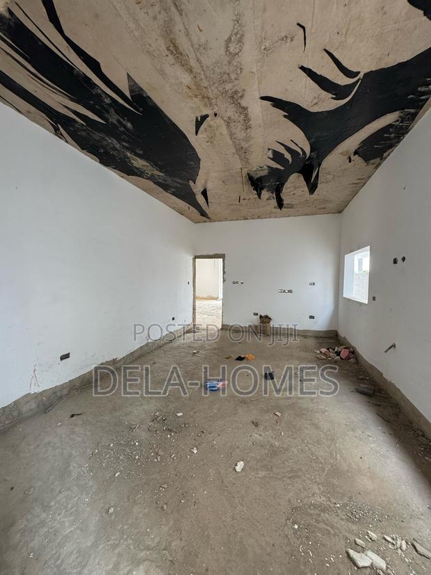 5bedroom Terraced Duplex for Sale at Oyarifa. · Photo 6