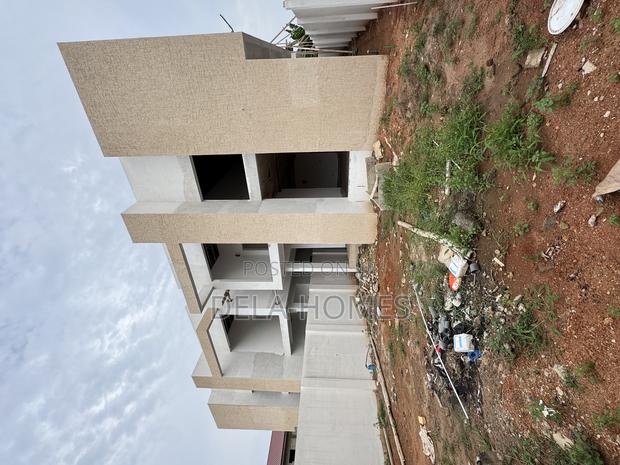 5bedroom Terraced Duplex for Sale at Oyarifa. · Photo 7