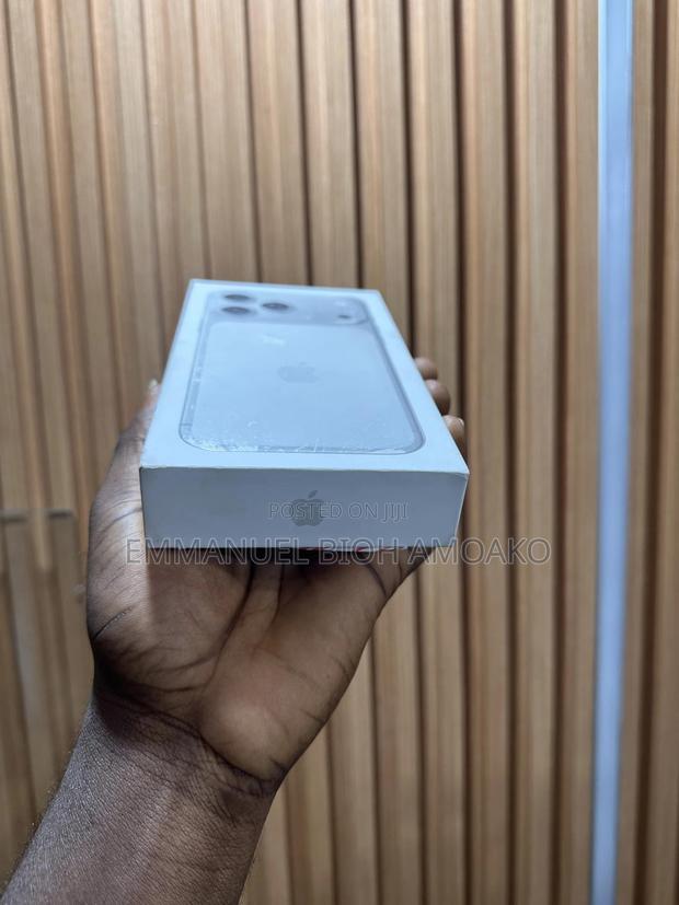 New Apple iPhone 17 Pro Max 512 GB · Photo 2