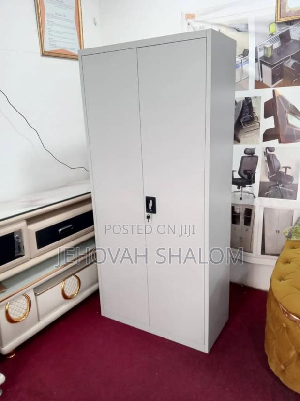 Closed Door Cabinet · Photo 1