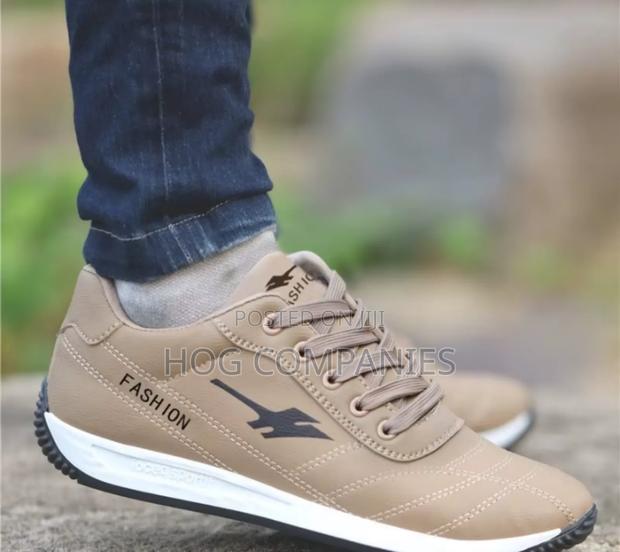 Casual Platform Sneakers Fashion Shoes - Fast Delivery in 2 Hours · Photo 1