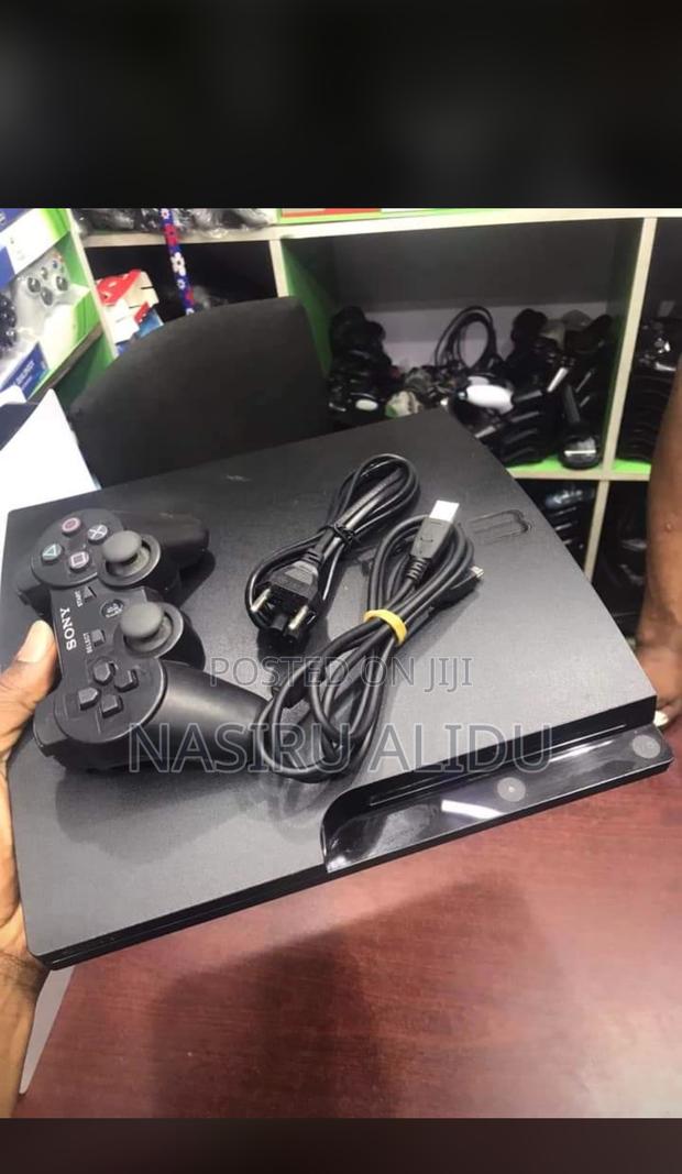 Ps3 Slim With 10 -15 Good Games From Home Use Two Controllers · Photo 5