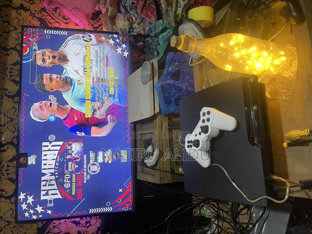 Ps3 Slim With 10 -15 Good Games From Home Use Two Controllers · Photo 4