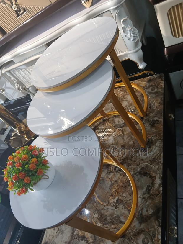 Quality Gold Centre Table · Photo 1