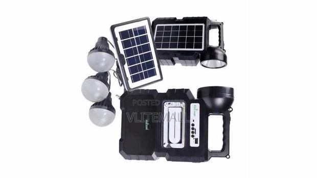 Cclamp Multifunctional Portable Solar System (Cl-810) · Photo 1
