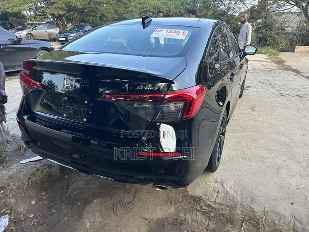 Honda Civic Sport CVT 2023 Black · Photo 2
