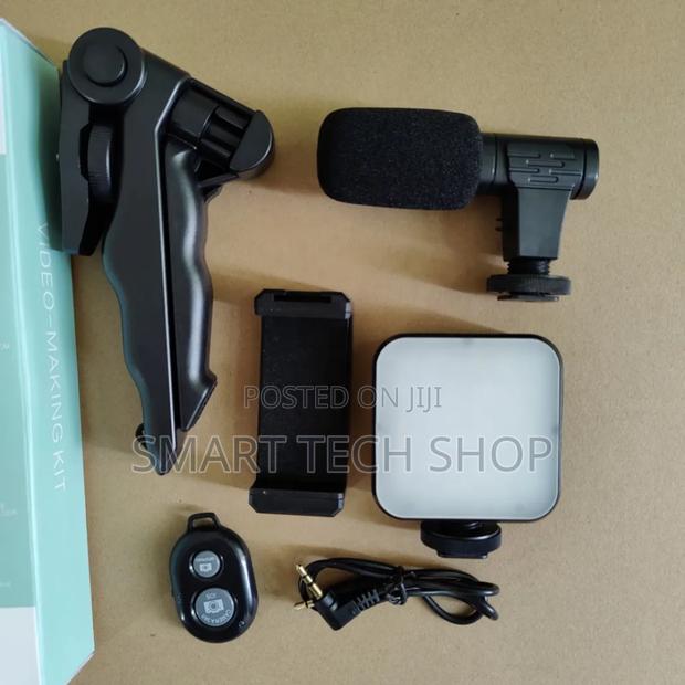 Flexible Ring Light Tripod With Microphone. Selfie Stick And Remote · Photo 2