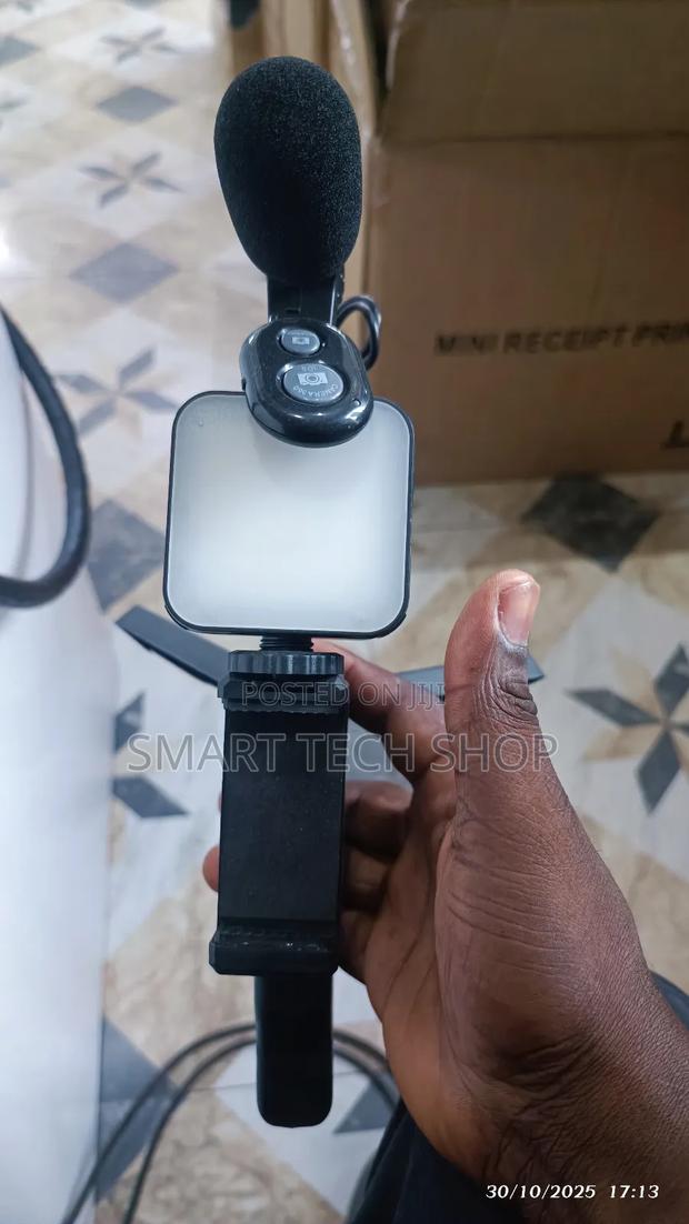 Flexible Ring Light Tripod With Microphone. Selfie Stick And Remote · Photo 3
