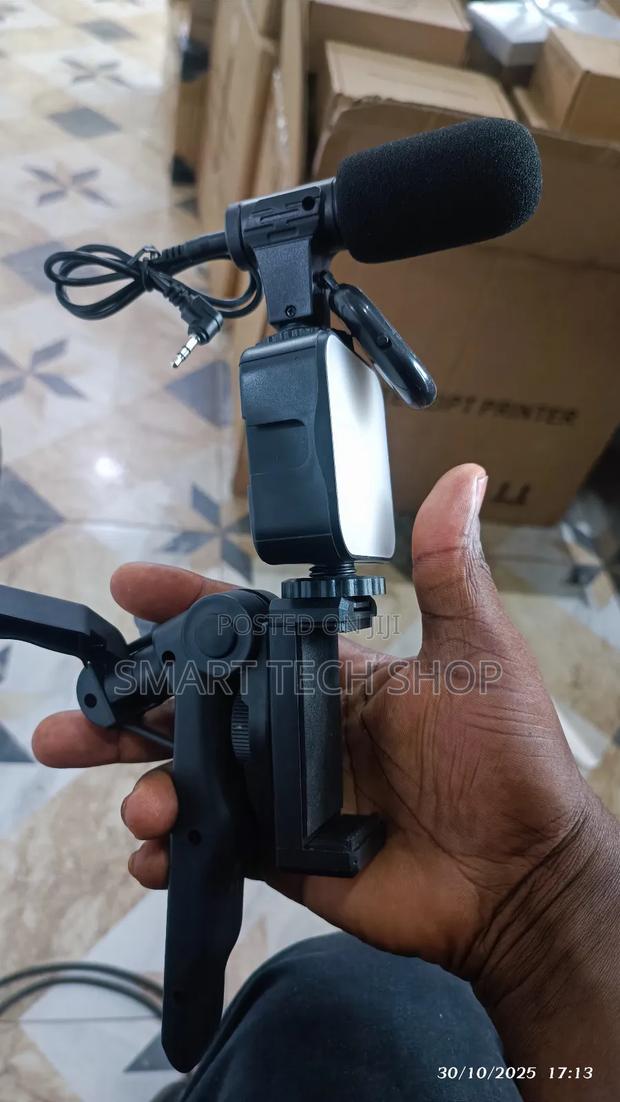 Flexible Ring Light Tripod With Microphone. Selfie Stick And Remote · Photo 4