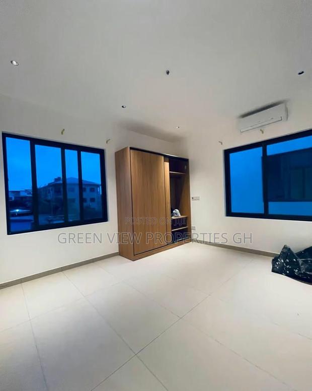 4bdrm Duplex in East Legon for sale · Photo 3