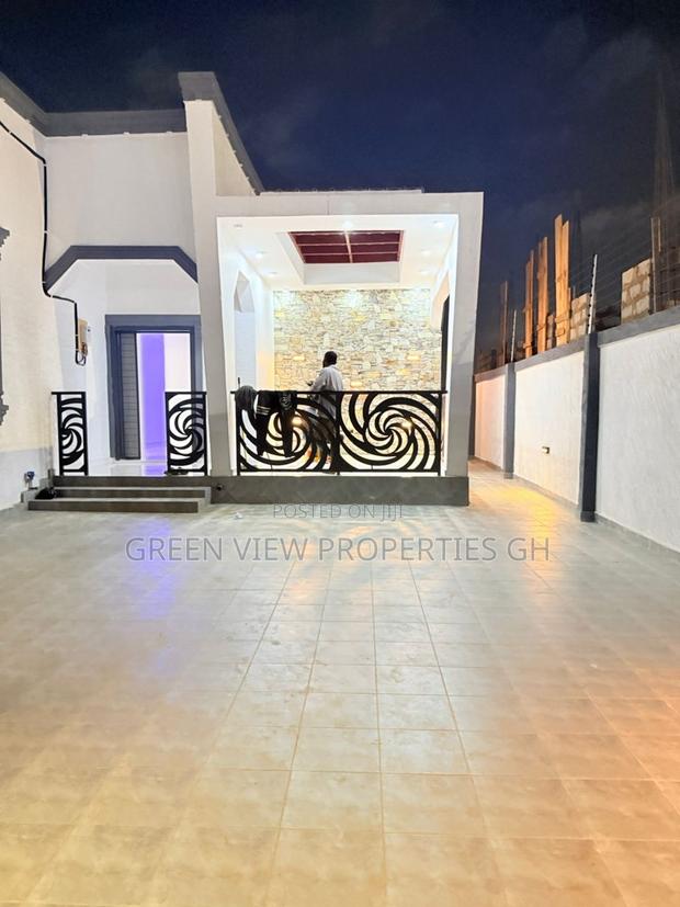 3bdrm House in Oyarifa for sale · Photo 4
