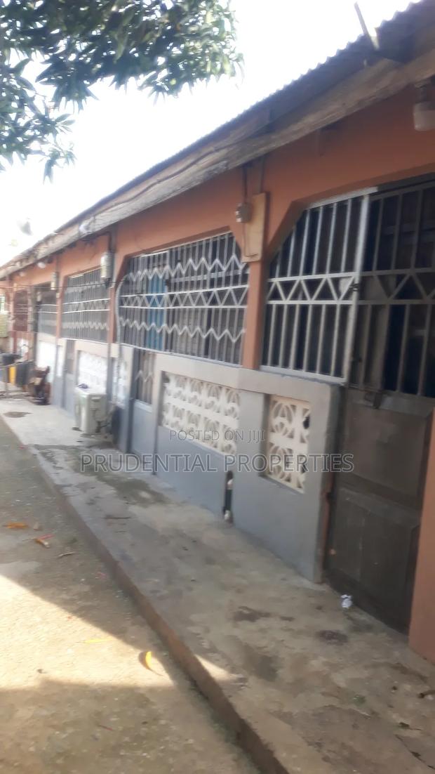 5bdrm House in Sowutwuom for sale · Photo 1