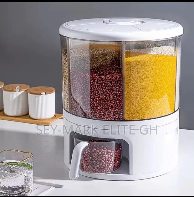 10kg Rotation Cereal Dispenser · Photo 1