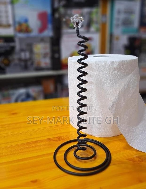 Spiral Tissue Holder · Photo 1