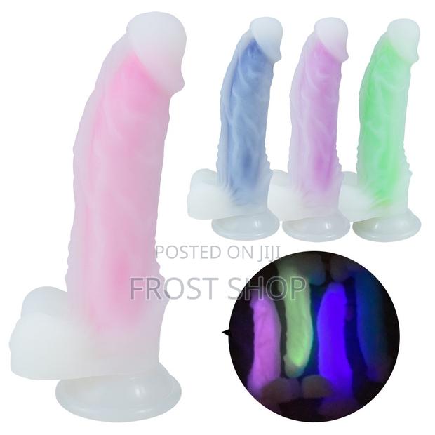 Glow in the Dark Dildo | Realistic Texture With Suction Cup · Photo 7