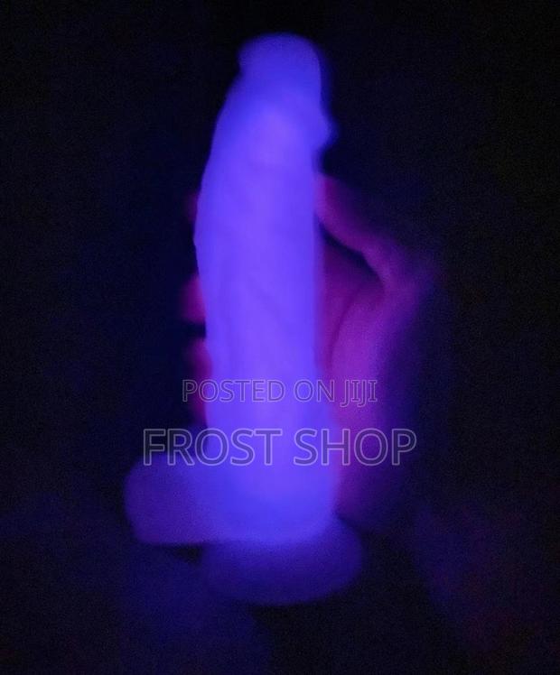Glow in the Dark Dildo | Realistic Texture With Suction Cup · Photo 5