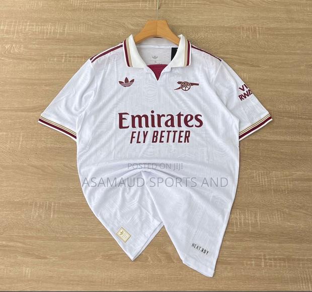 Original Arsenal Jersey And Muffler At Cool Price · Photo 2