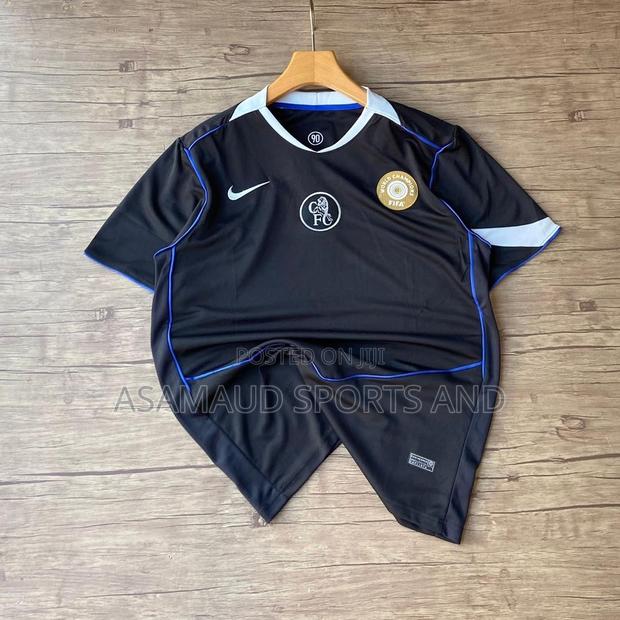 Original Chelsea Jersey With Muffler At Cool Price · Photo 2