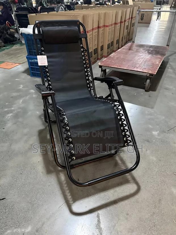 Foldable Relaxing Lazy Chair / Recliner Chair · Photo 1