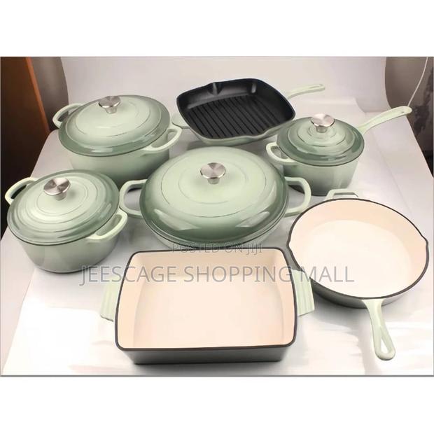7-Piece Enameled Cast Iron Cookware Set · Photo 4