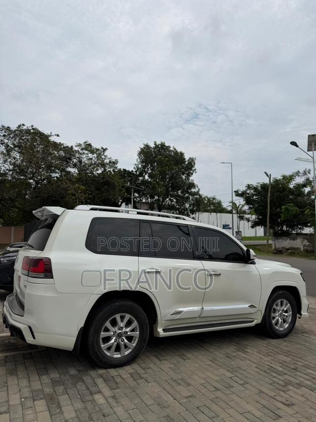Toyota Land Cruiser 4.5 V8 TD 2017 White · Photo 6