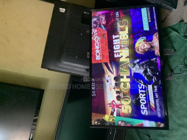 42inches Hitachi Led Tv · Photo 1