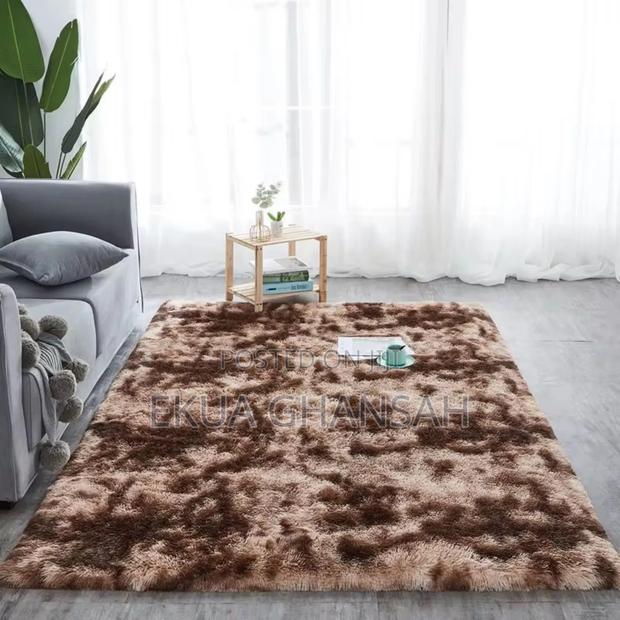 Fluffy Bedside Mat · Photo 1