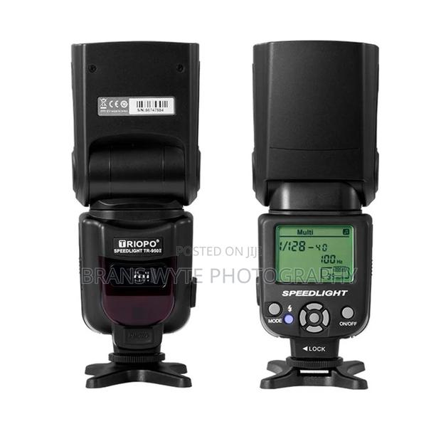 Triopo Tr-950 Speedlite Flash Light · Photo 3