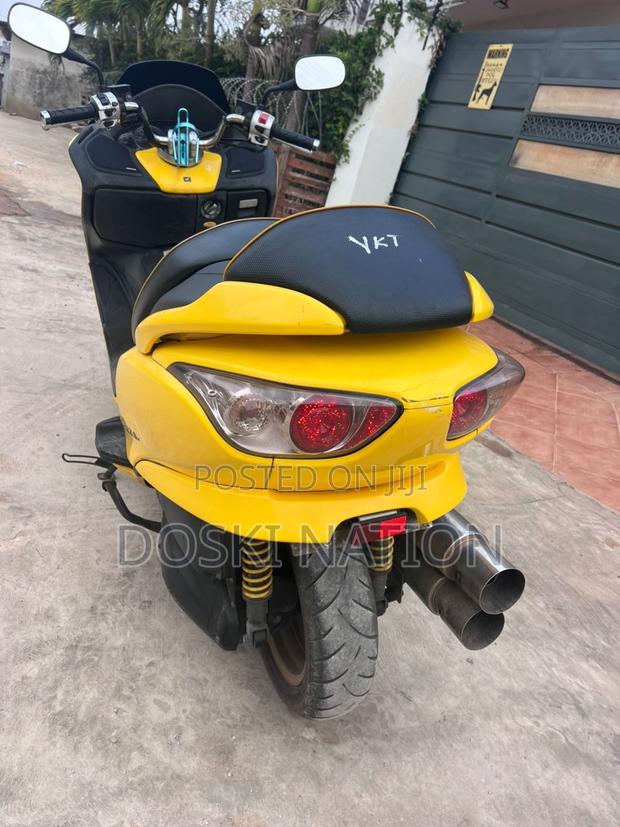 Honda Forza 2014 Yellow · Photo 3