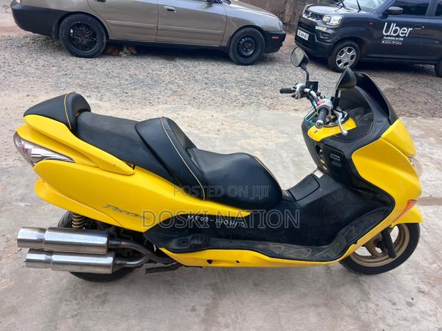 Honda Forza 2014 Yellow · Photo 2