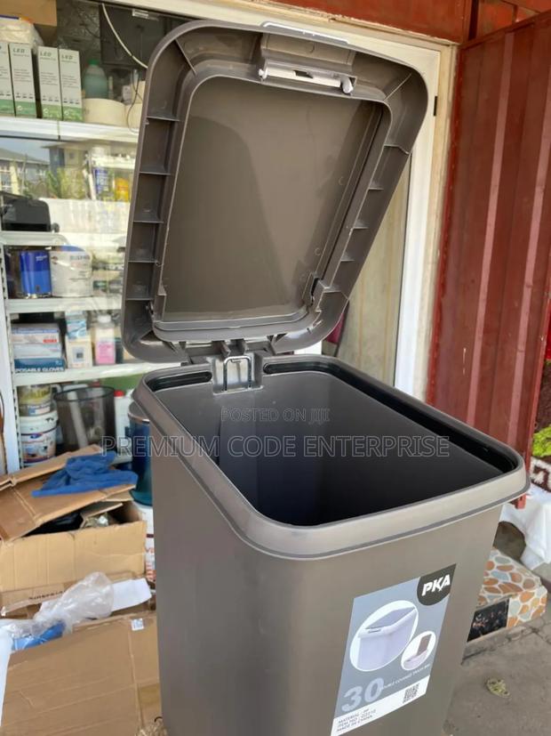 30l Pedal Trash Bin – Double-Covered Waste Bin for Home and Office Use · Photo 2
