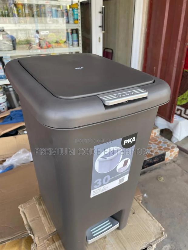 30l Pedal Trash Bin – Double-Covered Waste Bin for Home and Office Use · Photo 4