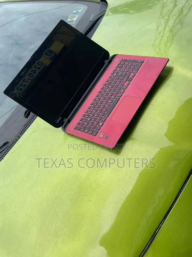 Laptop Toshiba Satellite L50D 8GB Intel Core I7 HDD 500GB · Photo 2