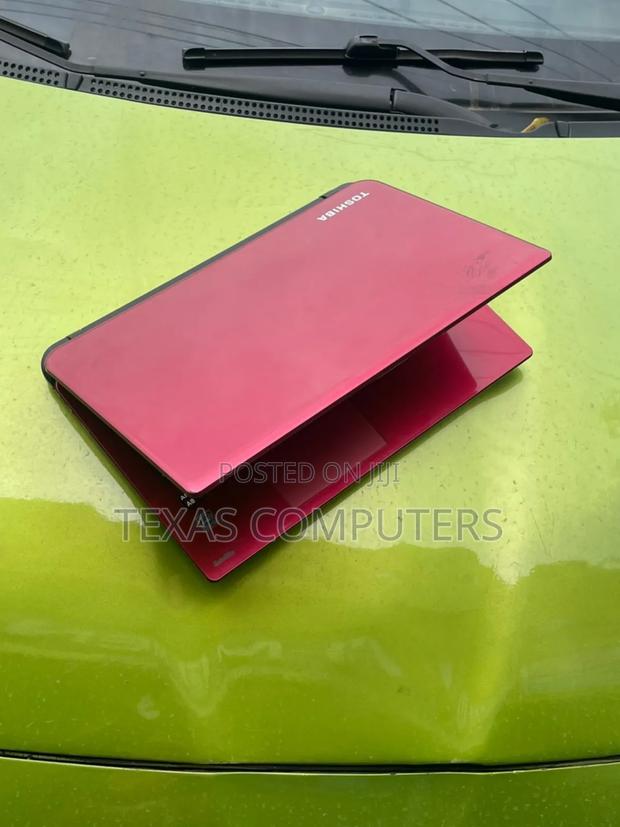 Laptop Toshiba Satellite L50D 8GB Intel Core I7 HDD 500GB · Photo 3