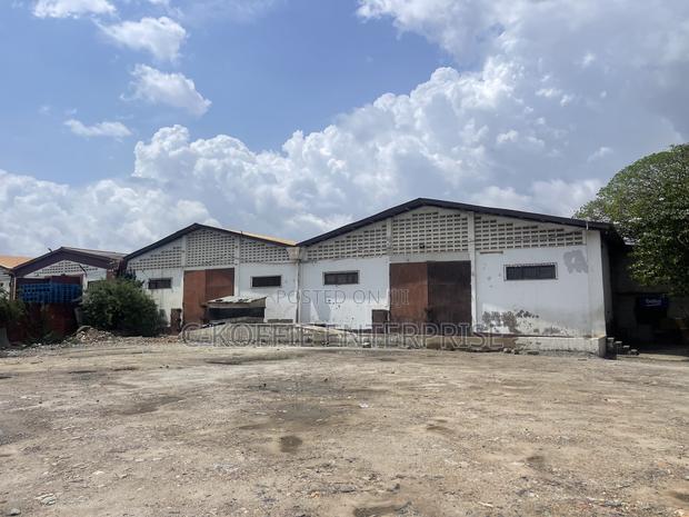 1300 SQM Warehouse at Dzorwulu · Photo 4