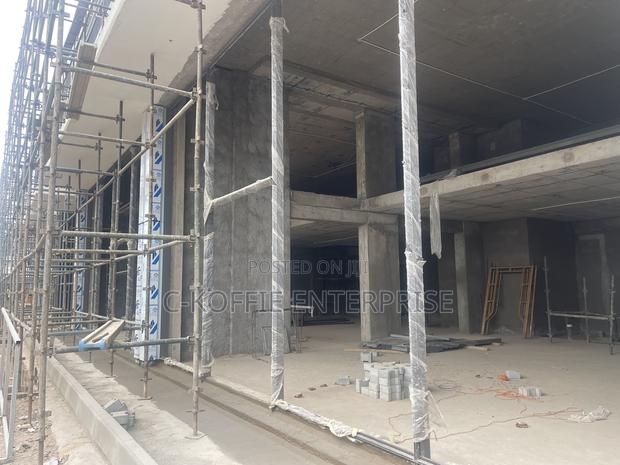 Newly Built Showroom at North Kaneshie Industrial Area · Photo 3