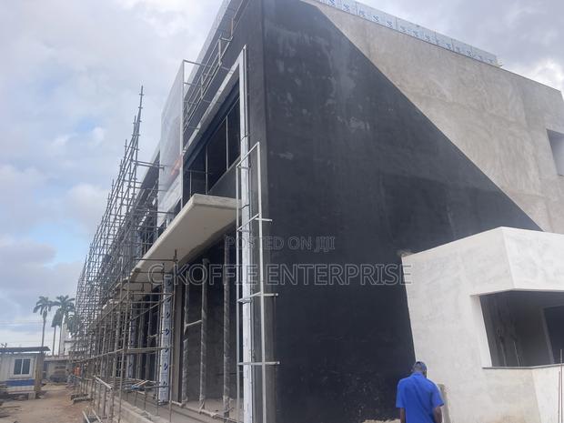 Newly Built Showroom at North Kaneshie Industrial Area · Photo 2