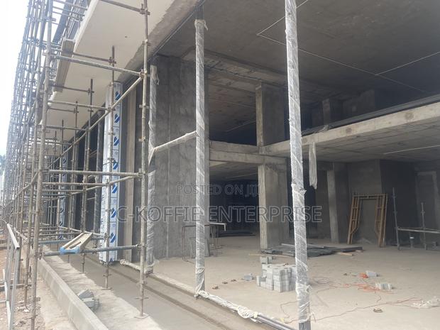 Newly Built Showroom at North Kaneshie Industrial Area · Photo 5