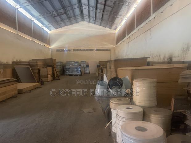 1100 SQM Warehouse at Spintex for Rent · Photo 2