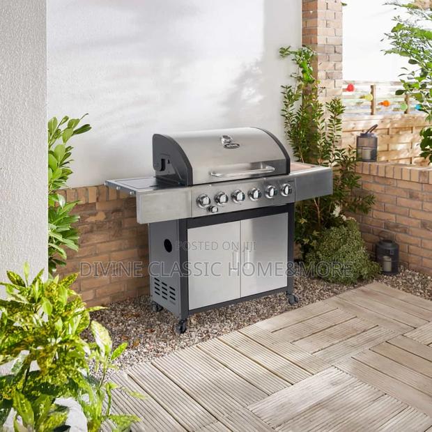 Outback Meteor 6-burner Hybrid Gas Charcoal Bbq With Multi-cook Plate · Photo 5