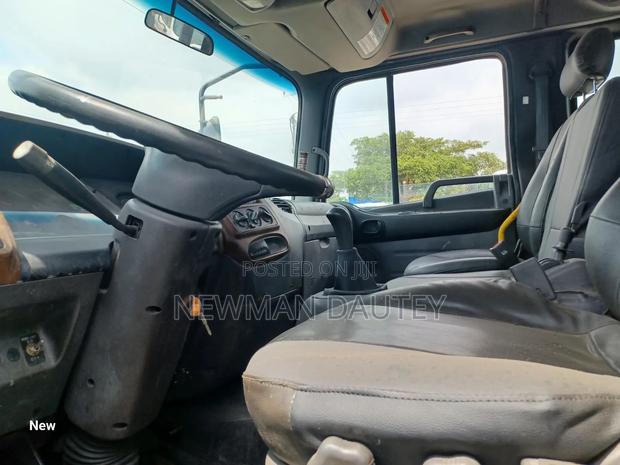 8holes Hyundai Truck · Photo 4