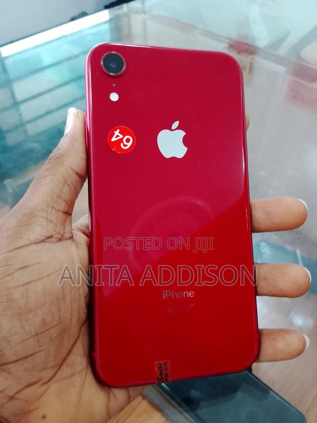 New Apple iPhone XR 64 GB Red · Photo 3