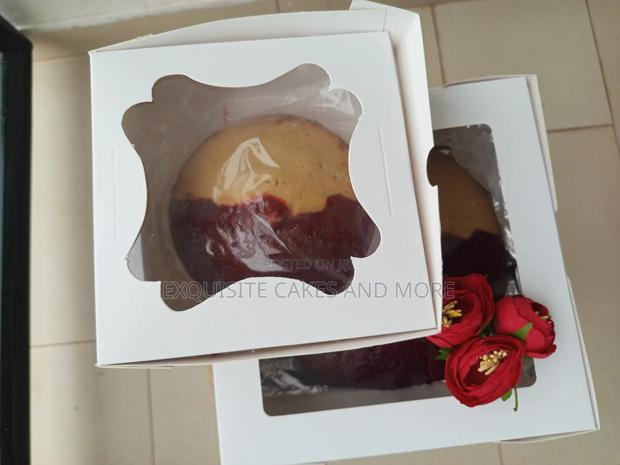Raw or Plain Vanilla Red Velvet Cake - Big Small · Photo 1