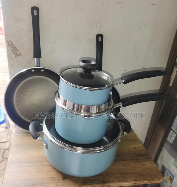 Farberware Easy Clean 12 PCS Nonstick Cookware Set With Cooking Tools · Photo 6