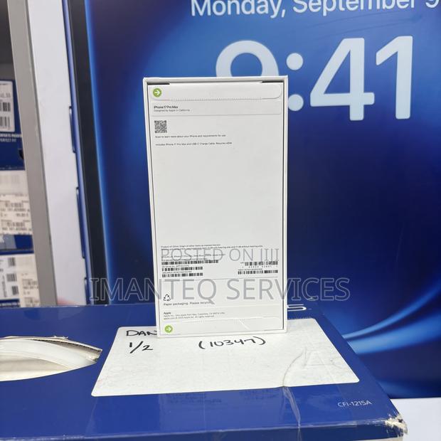 New Apple iPhone 17 Pro Max 256 GB Blue · Photo 2