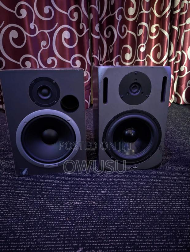 Tascam Event 8.5inh Studio Moniter · Photo 2