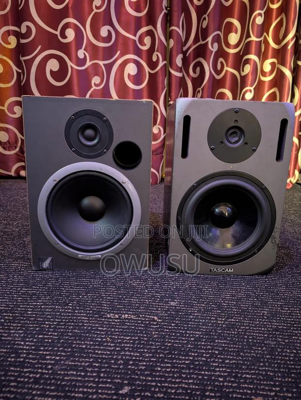 Tascam Event 8.5inh Studio Moniter · Photo 1