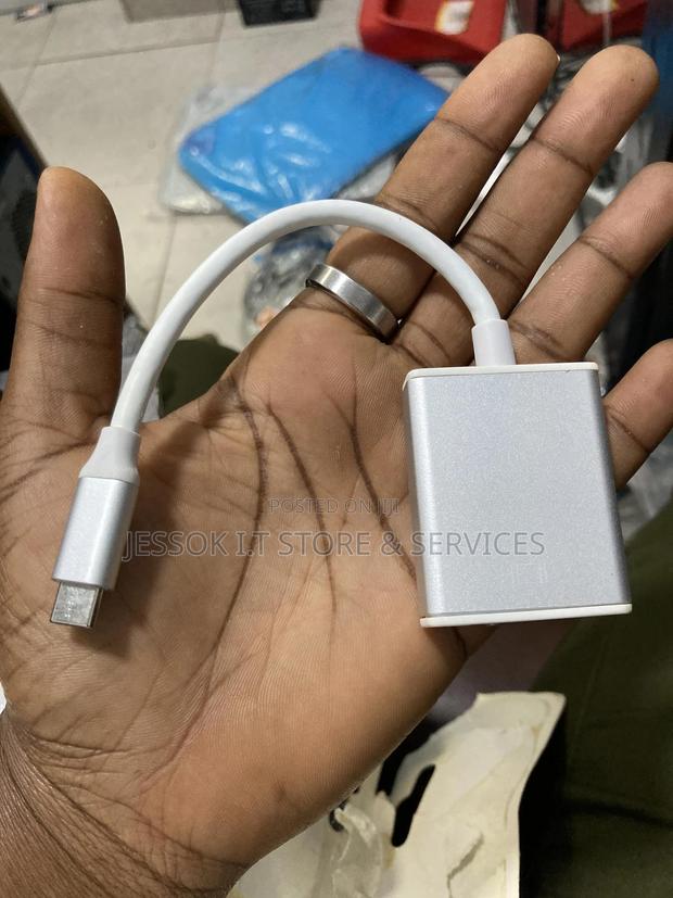 Type C to Vga Adapter · Photo 1